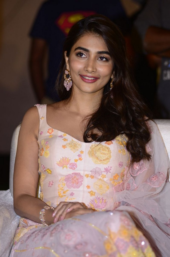 Actress Pooja Hegde Pictures